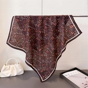 Women Retro Floral Print Square Scarf Herringbone Satin-Like Polyester Bandana Neck Head Scarf Contrast Border