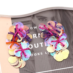 Bunte Pailletten Blumen Quastenohrringe mit Boho-Perlen für einen lebhaften Strandlook