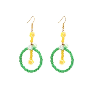 Boucles d'oreilles créoles faites main en perles vertes avec motifs floraux pour femmes