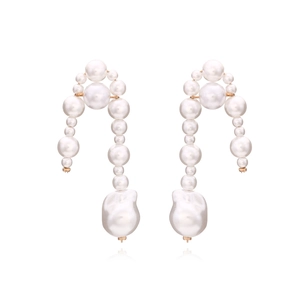 Elegant Baroque Imitation Artificial Pearl Earrings Handcrafted Alloy Arch Curve Dangle Vintage French Style For Women