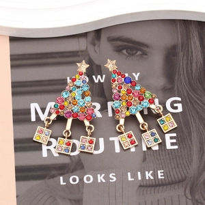 Boucles d'oreilles sapin de Noël en strass colorés avec breloques étoile et boîte cadeau