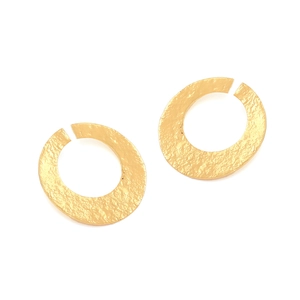 Vintage textured gold hoop earrings with matte hammered finish and C-shape design