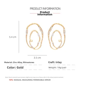 Spécifications de taille pour boucles d'oreilles créoles dorées torsadées avec strass