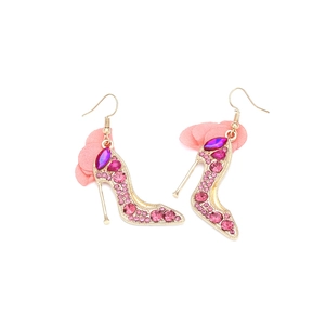 Boucles d'oreilles talons hauts en strass roses avec détails de fleurs en résille
