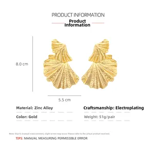 Paramètres de taille détaillés des boucles d'oreilles feuilles de ginkgo dorées 8x5,5cm