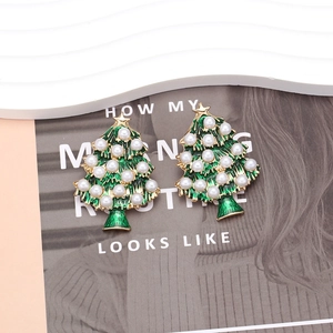 Boucles d'oreilles sapin de Noël en émail vert avec perles blanches et étoiles dorées
