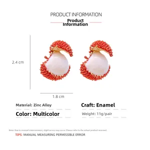 Detalle de pendientes de lichi esmaltados con dimensiones y especificaciones del material