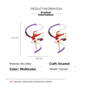 Détail des boucles d'oreilles ballerine en émail rouge avec dimensions de ruban