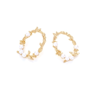 Vintage gold bird and leaf earrings with white pearls in a wreath design for women