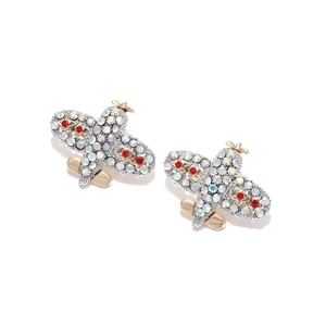 Boucles d'oreilles avion chic avec strass arc-en-ciel et détail étoile rouge en fini or