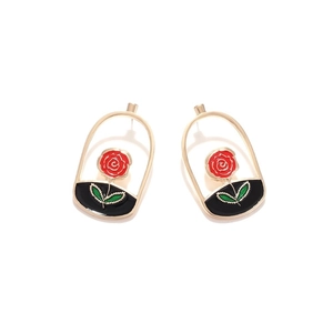 Vintage red enamel rose earrings in gold U-shaped frame for a romantic French style