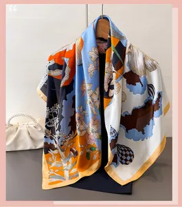Foulard en satin soyeux à imprimé floral sur cintre en bois avec sac à main en perles