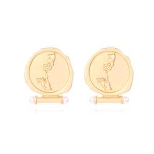 Vintage Alloy Stud Earrings With Embossed Hands Design And Faux Artificial Pearls Retro Artistic Niche Style For Women