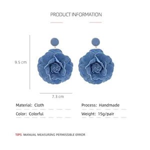 Handgefertigte große blaue Denim-Rosen-Ohrringe mit retro Stoffblüten-Design