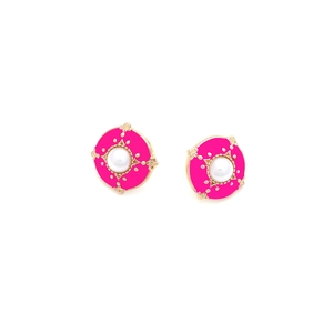 Detail of vintage round button earrings with rose pink enamel and central white pearl