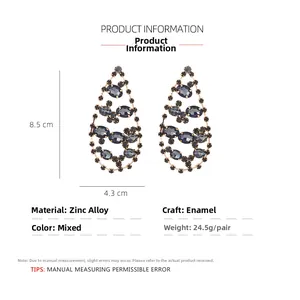 Spécifications détaillées de taille pour boucles d'oreilles goutte d'eau en strass