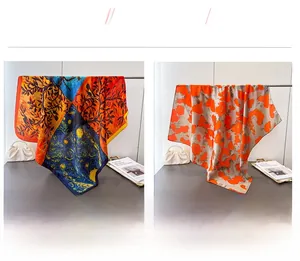 Detail von seidigen quadratischen Tüchern in Marine Van Gogh Stil und Orange Abstrakt