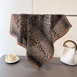 Leopard Print Square Scarf Satiny Polyester Bandana Vintage Neck Kerchief Fashion Headwrap For Women