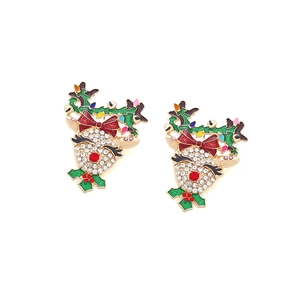 Orecchini a perno a forma di renna di Natale con diamanti di cristallo e smalto colorato