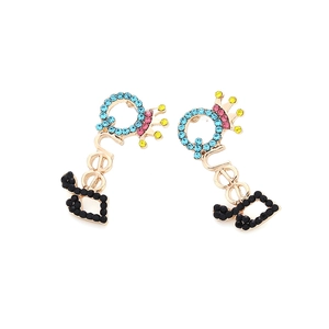 Boucles d'oreilles Queen dorées avec couronne en strass et pendentif pique noir