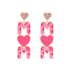 Orecchini a pendente MOM rosa con cuore in smalto e diamanti per regali della festa della mamma
