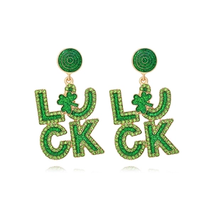 Funkelnde goldene Ohrringe mit LUCKY-Schriftzug, grünen Strasssteinen und Kleeblatt
