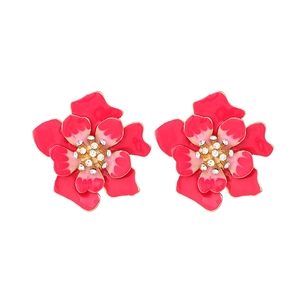 Boucles d'oreilles fleur émaillée avec dégradé rose et centre en strass brillant