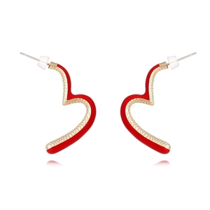 Boucles d'oreilles cœur en émail rose avec texture granuleuse dorée pour femme