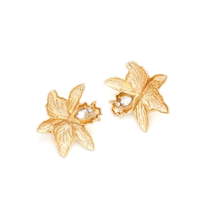 Boucles d'oreilles orchidée dorées texture mate avec centres en zircon étincelant