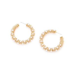 Boucles d'oreilles créoles dorées en C avec incrustation de perles rayonnantes