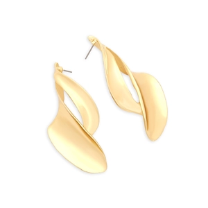 Luxurious twisted golden leaf earrings with satin finish in artistic organic geometric style
