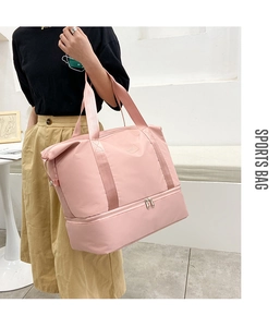 Bolso deportivo rosa multifuncional con compartimento inferior separado para artículos húmedos