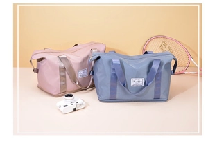 Pink and blue oxford fabric gym bags with waterproof separate wet and dry compartments