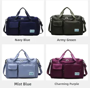 Confronto tra borse sportive in nylon impermeabile in blu navy, verde militare, blu e viola