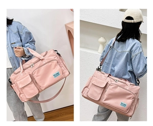 Borsa fitness in nylon rosa impermeabile con scomparti separati e tracolla regolabile