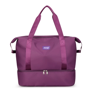 Bolsa de viaje morada con separación seco-húmedo y compartimento para zapatos
