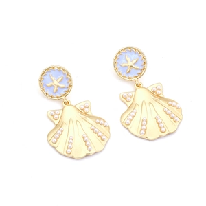 Boucles d'oreilles pendantes étoile de mer et coquillage dorées avec perles