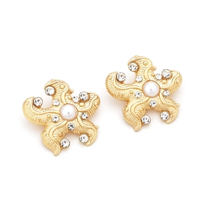 Orecchini a stella marina dorati con perle e cristalli per un look audace da spiaggia