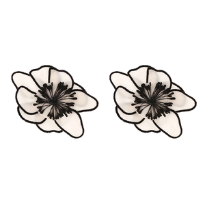 Boucles d'Oreilles Pendantes Bohèmes en Tissu à Fleurs Colorées Superposées pour Femmes Faites à la Main