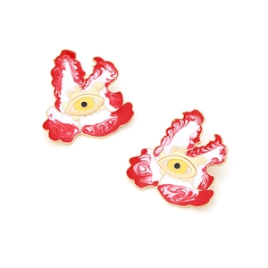 Enamel evil eye earrings with flame pattern and red marble finish in gold setting