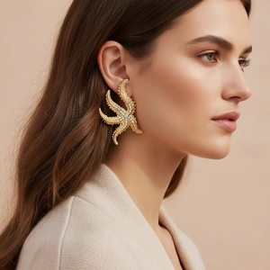 Exaggerated Gold Alloy Starfish Earrings With Rhinestones And Stainless Steel Earring Post For Women Resort Style