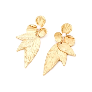 Vintage golden fan-shaped leaf earrings with white pearl detail and matte metallic texture