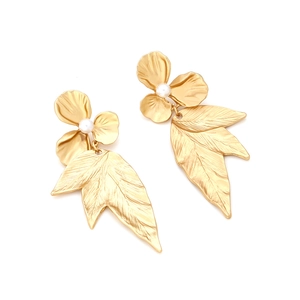 Vintage gold fan leaf earrings with pearl flower accent and brushed matte finish