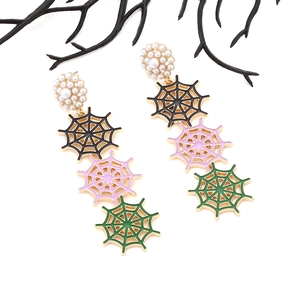 Boucles d'oreilles toile d'araignée avec perles et breloques en émail coloré