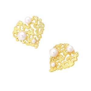Vintage hollow gold alloy heart earrings with faux pearl embellishments and textured finish