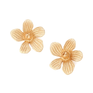Vintage wrinkled metal leaf flower earrings in matte gold finish for women