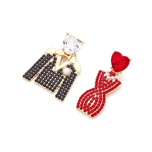 Boucles d'oreilles cœur asymétriques smoking et robe de soirée avec perles et cristaux