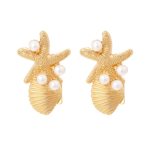 Boucles d'oreilles étoile de mer et coquillage dorées avec perles blanches de plage