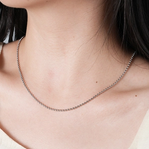 Minimalist 304 stainless steel bead chain necklace worn on model for a realistic look