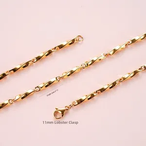 Detail of gold Mobius twist necklace chain with 3x17mm links and 11mm lobster clasp